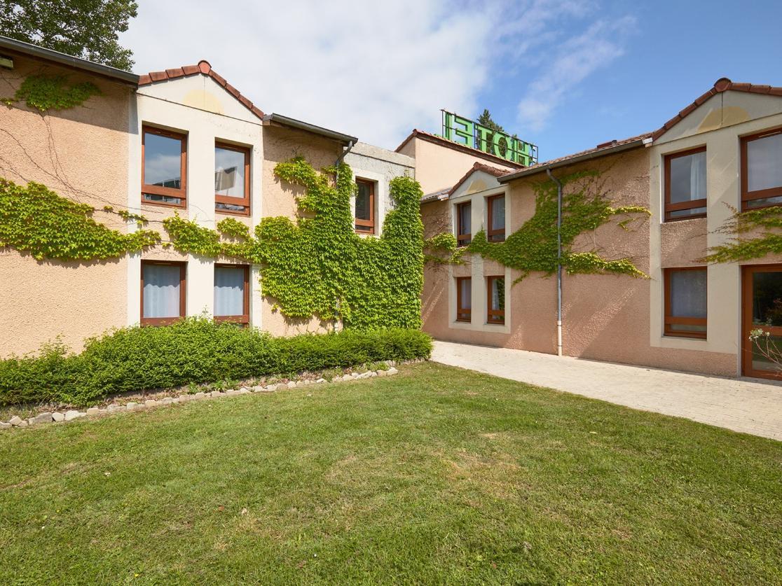 Logis Des Trois Massifs Hotell Claix  Exteriör bild