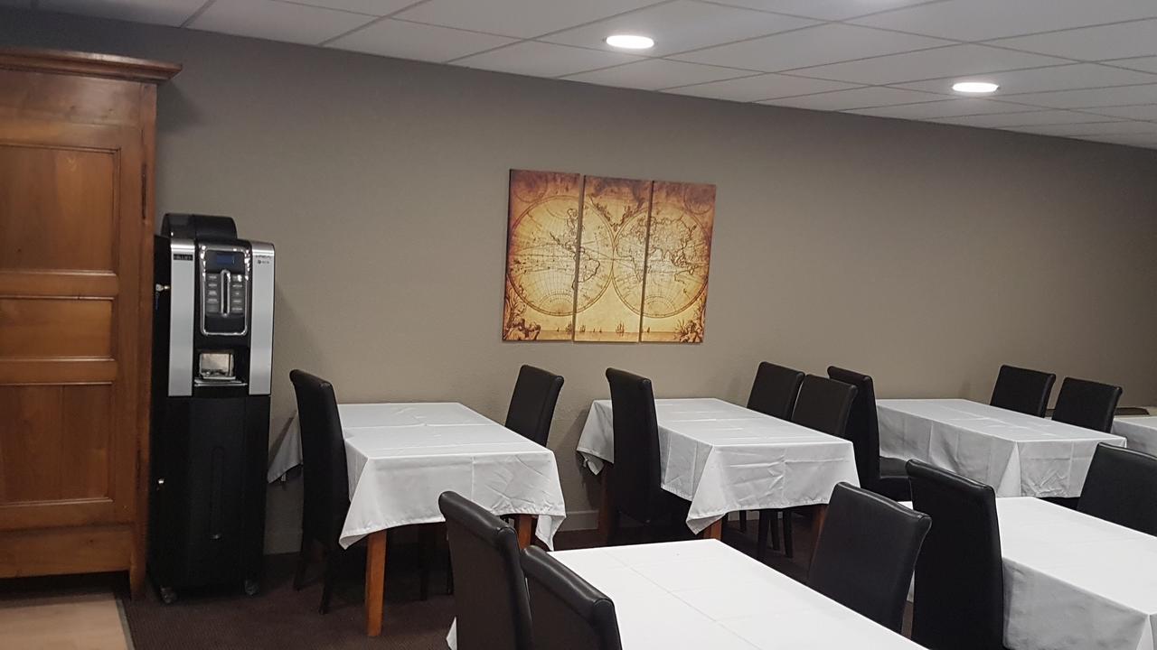 Logis Des Trois Massifs Hotell Claix  Exteriör bild