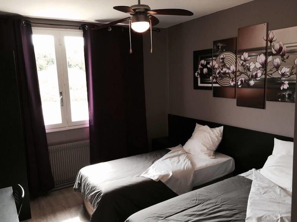 Logis Des Trois Massifs Hotell Claix  Exteriör bild